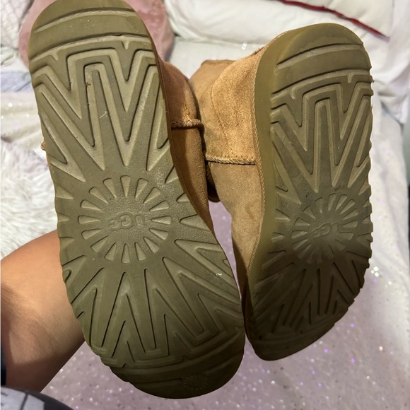 UGG Classic Short II - Picture 16 of 16